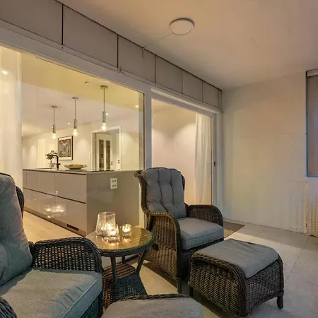 Newly Renovated Exclusive Big Apartment, Center, 3 Bedrooms, 2 Bathrooms With Wc And Appartamento