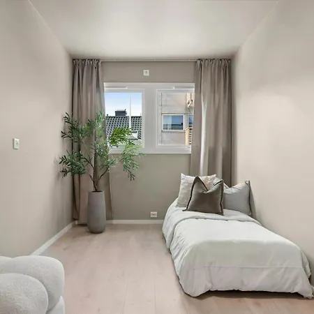 Appartamento Newly Renovated Exclusive Big Apartment, Center, 3 Bedrooms, 2 Bathrooms With Wc And Kristiansand