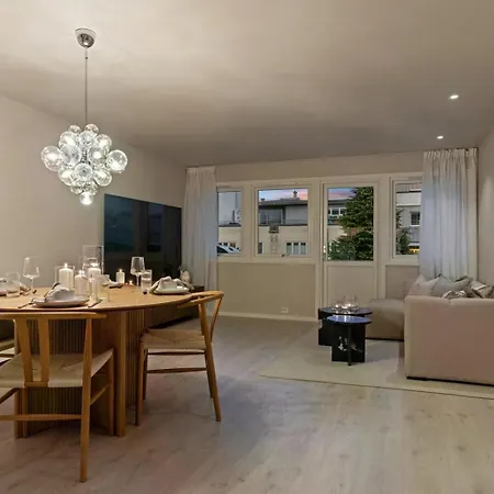 Newly Renovated Exclusive Big Apartment, Center, 3 Bedrooms, 2 Bathrooms With Wc And Kristiansand