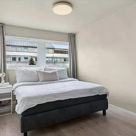Newly Renovated Exclusive Big Apartment, Center, 3 Bedrooms, 2 Bathrooms With Wc And Appartamento Kristiansand