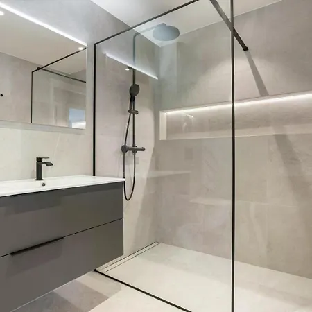 Newly Renovated Exclusive Big Apartment, Center, 3 Bedrooms, 2 Bathrooms With Wc And Kristiansand