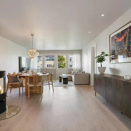 Lejlighed Newly Renovated Exclusive Big Apartment, Center, 3 Bedrooms, 2 Bathrooms With Wc And *