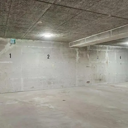 Newly Renovated Exclusive Big Apartment, Center, 3 Bedrooms, 2 Bathrooms With Wc And
