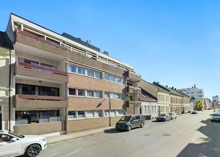 Newly Renovated Exclusive Big Apartment, Center, 3 Bedrooms, 2 Bathrooms With Wc And * Kristiansand