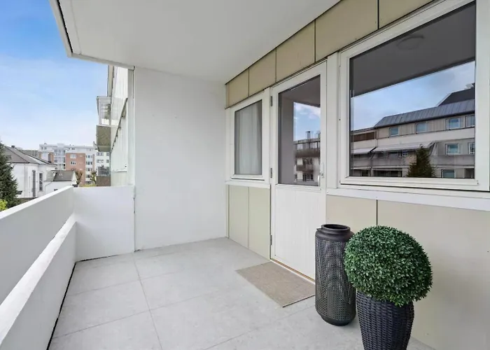Newly Renovated Exclusive Big Apartment, Center, 3 Bedrooms, 2 Bathrooms With Wc And
