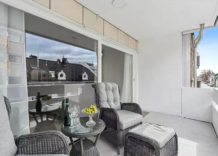 Newly Renovated Exclusive Big Apartment, Center, 3 Bedrooms, 2 Bathrooms With Wc And Kristiansand