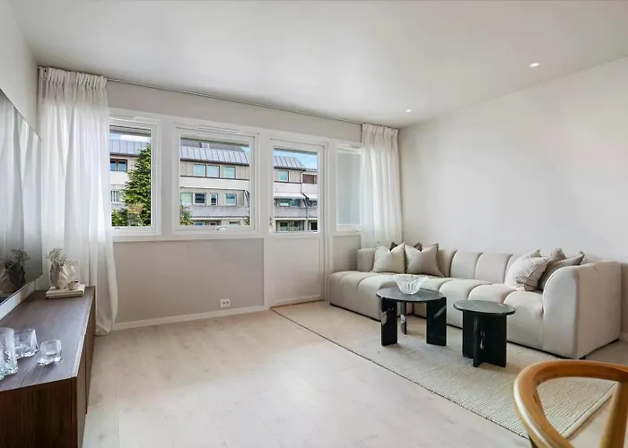 Newly Renovated Exclusive Big Apartment, Center, 3 Bedrooms, 2 Bathrooms With Wc And