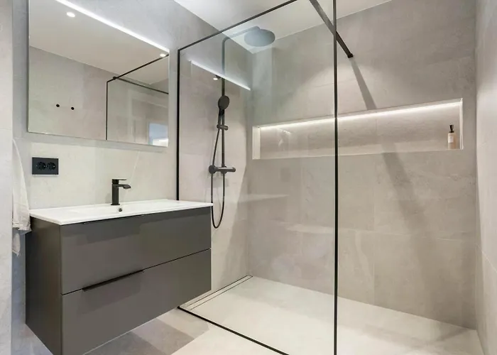 Newly Renovated Exclusive Big Apartment, Center, 3 Bedrooms, 2 Bathrooms With Wc And Kristiansand