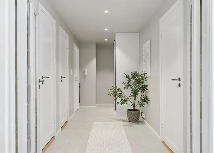 Newly Renovated Exclusive Big Apartment, Center, 3 Bedrooms, 2 Bathrooms With Wc And * Kristiansand