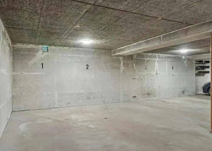 Newly Renovated Exclusive Big Apartment, Center, 3 Bedrooms, 2 Bathrooms With Wc And