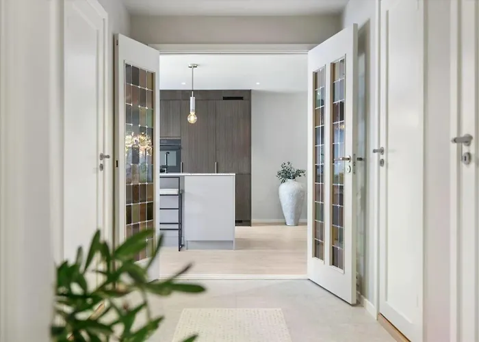 Newly Renovated Exclusive Big Apartment, Center, 3 Bedrooms, 2 Bathrooms With Wc And Kristiansand