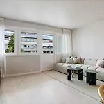 Newly Renovated Exclusive Big Apartment, Center, 3 Bedrooms, 2 Bathrooms With Wc And