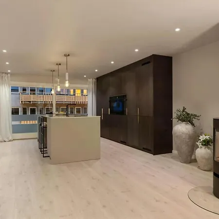 Newly Renovated Exclusive Big Apartment, Center, 3 Bedrooms, 2 Bathrooms With Wc And Apartman *