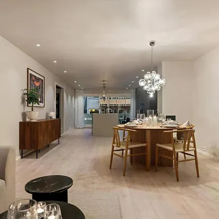 Newly Renovated Exclusive Big Apartment, Center, 3 Bedrooms, 2 Bathrooms With Wc And דירה קריסטיאנסאנד