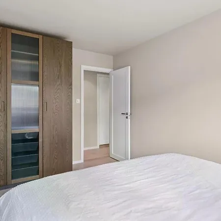 Newly Renovated Exclusive Big Apartment, Center, 3 Bedrooms, 2 Bathrooms With Wc And *